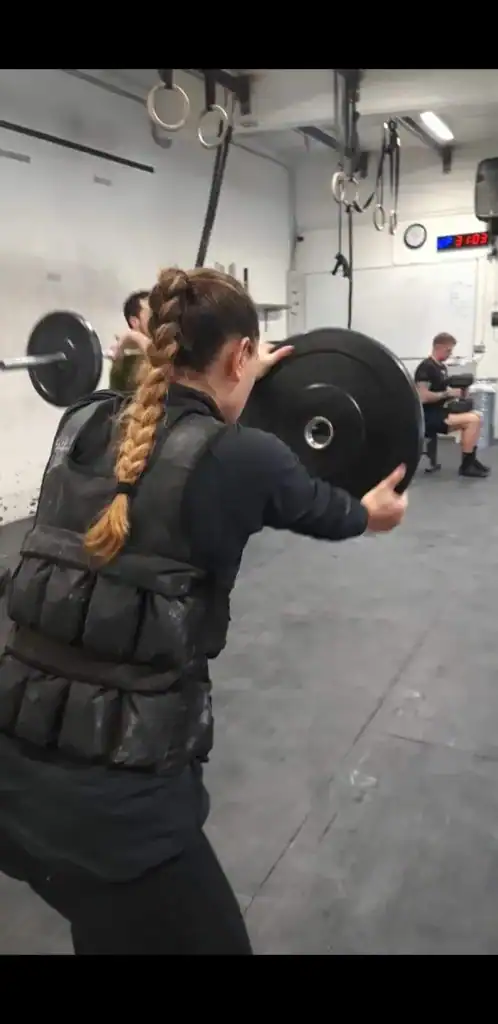 Sylvia fra Kekec Fitness træner ansøger til politiets optagelsesprøve
